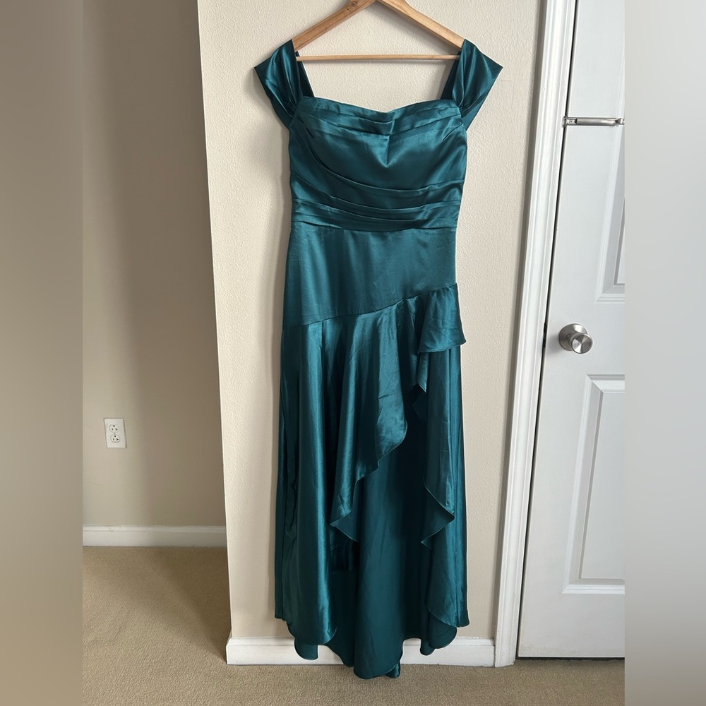 NWT Emerald Green Satin Formal Gown Ruched Off the Shoulder Dress Size 10